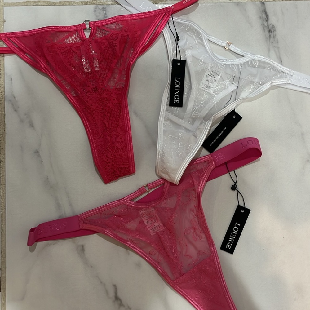 LOUNGE thongs